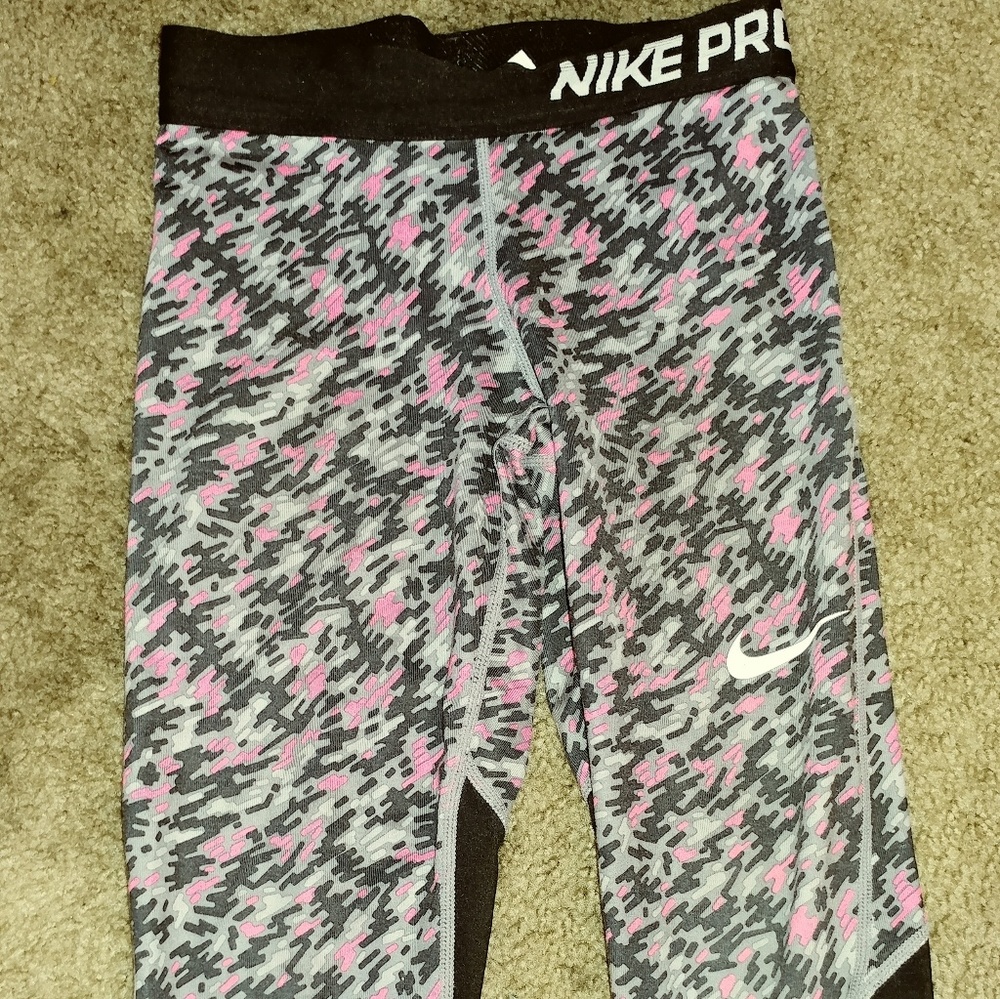 Nike Pro Capris